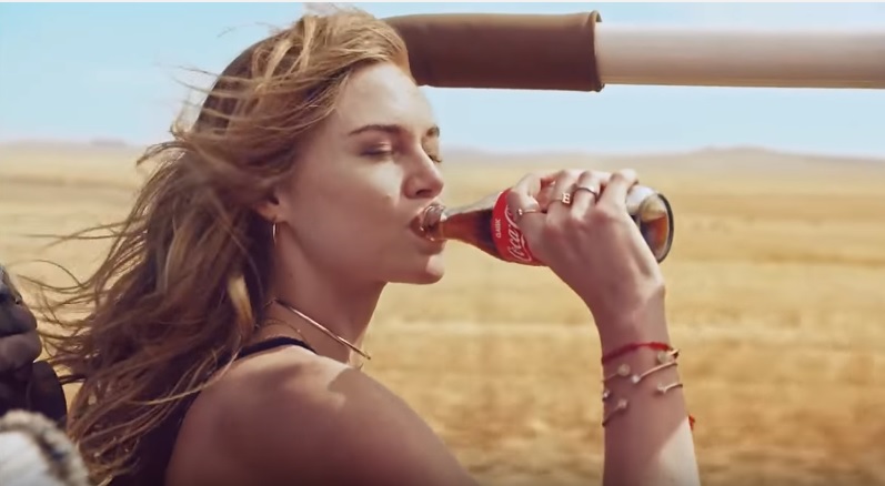 coca cola reklamında çalan yabancı şarkının adı, coca cola reklam müziği